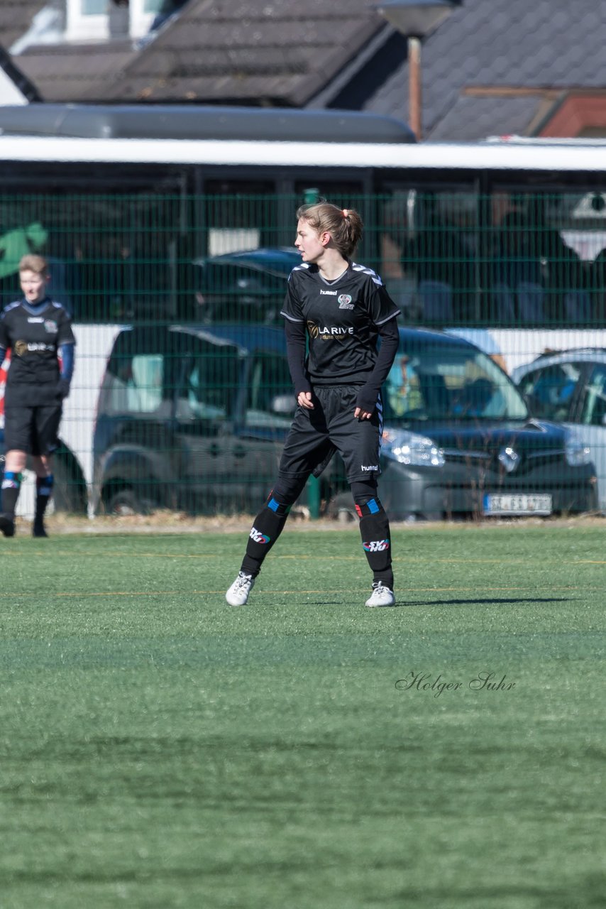 Bild 301 - B-Juniorinnen Halbfinale SVHU - Holstein Kiel : Ergebnis: 3:0